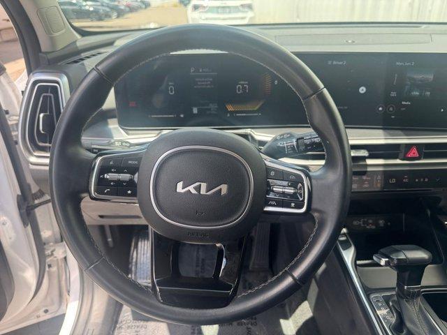 Photo of 2024 Glacial White Pearl Kia Sorento