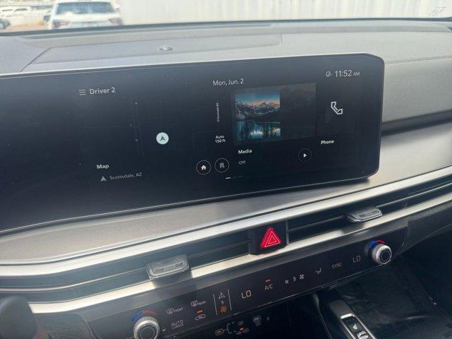 Photo of 2024 Glacial White Pearl Kia Sorento