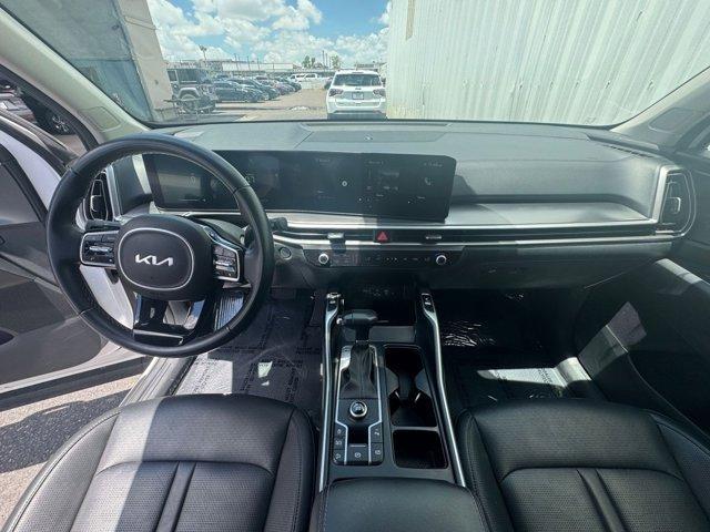 Photo of 2024 Glacial White Pearl Kia Sorento