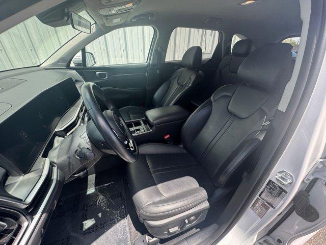 Photo of 2024 Glacial White Pearl Kia Sorento