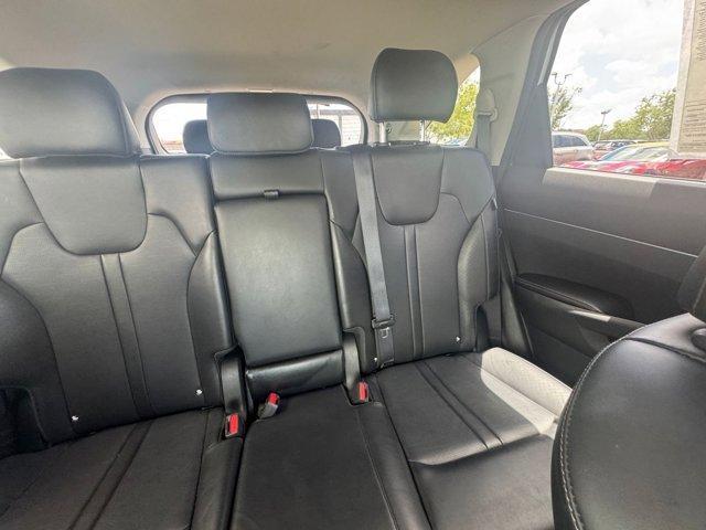 Photo of 2024 Glacial White Pearl Kia Sorento