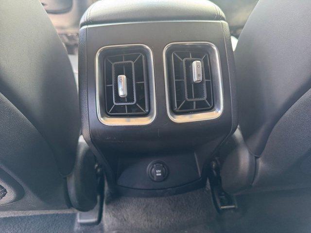 Photo of 2024 Glacial White Pearl Kia Sorento