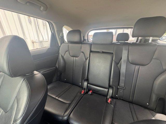Photo of 2024 Glacial White Pearl Kia Sorento