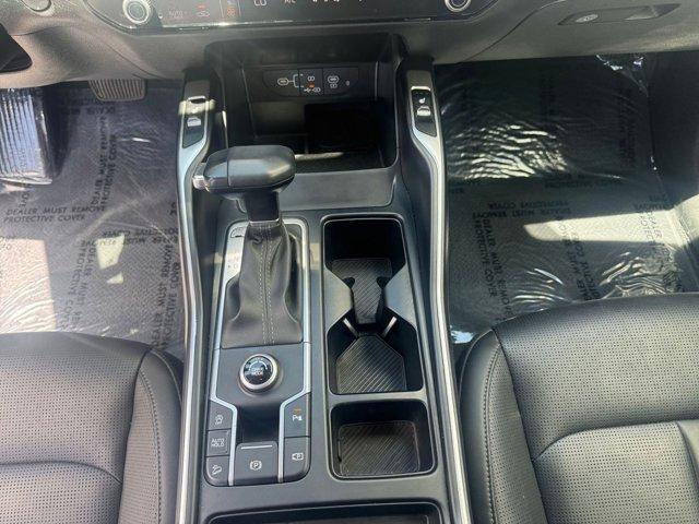Photo of 2024 Glacial White Pearl Kia Sorento