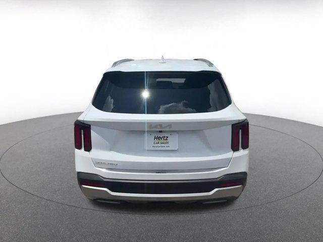 Photo of 2024 Glacial White Pearl Kia Sorento
