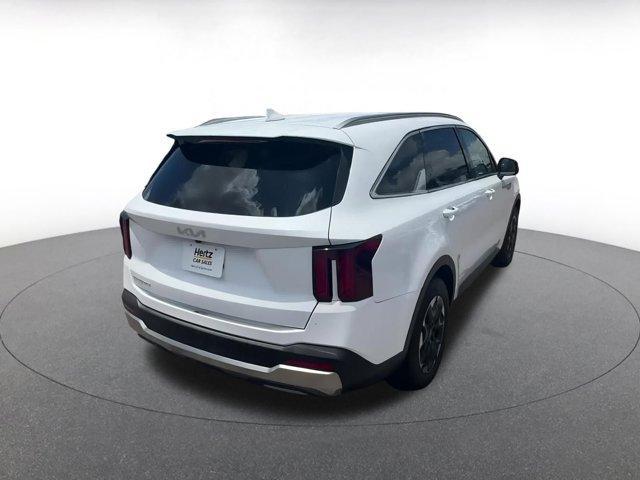 Photo of 2024 Glacial White Pearl Kia Sorento