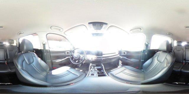 Photo of 2024 Glacial White Pearl Kia Sorento