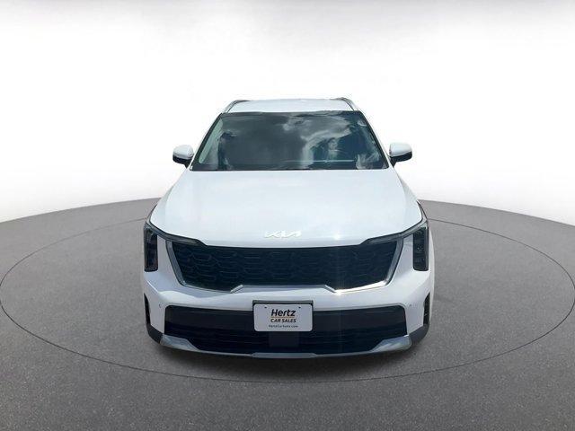 Photo of 2024 Glacial White Pearl Kia Sorento