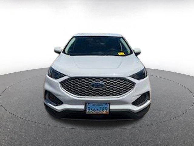 Photo of 2024 Oxford White Ford Edge