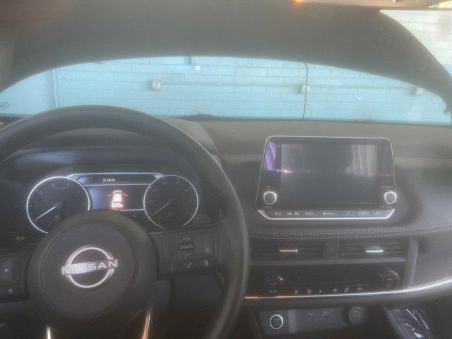 Photo of 2023 Black Nissan Rogue