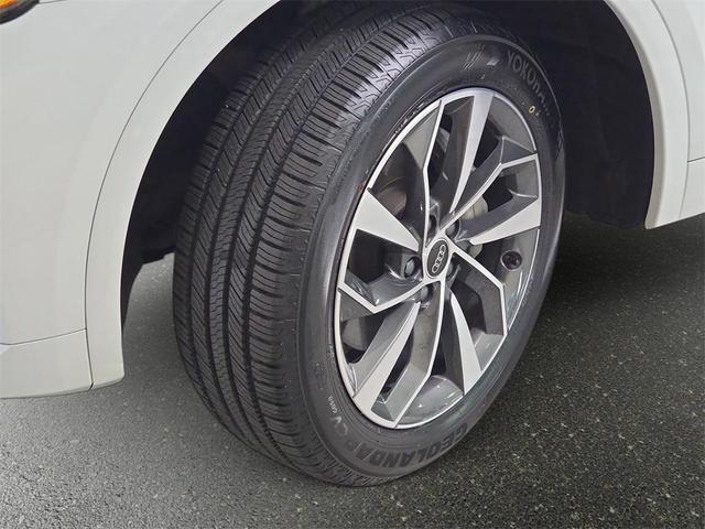 Photo of 2023 White Audi Q5
