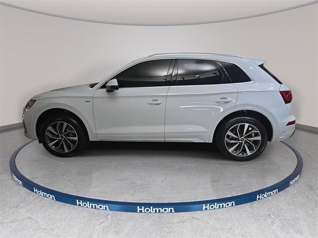Photo of 2023 White Audi Q5
