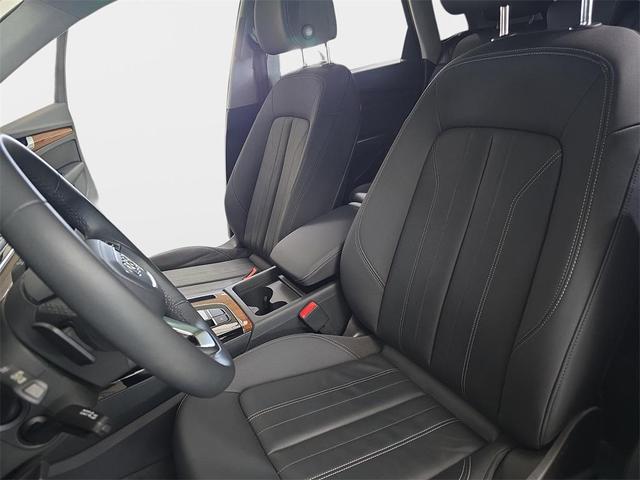 Photo of 2023 White Audi Q5