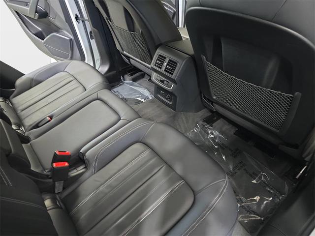 Photo of 2023 White Audi Q5