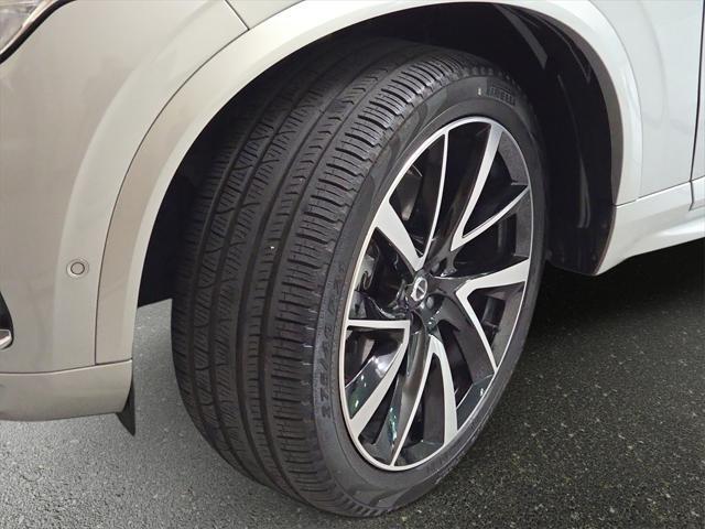 Photo of 2023 Silver Dawn Metallic Volvo XC90