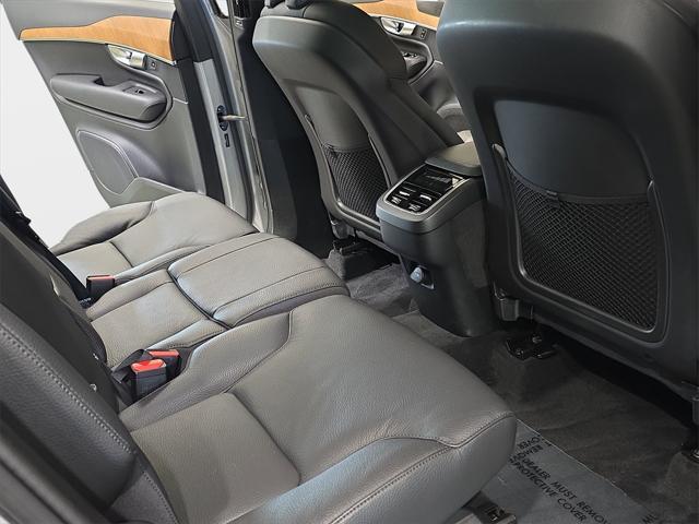 Photo of 2023 Silver Dawn Metallic Volvo XC90