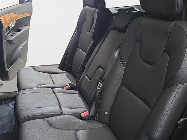 Photo of 2023 Silver Dawn Metallic Volvo XC90