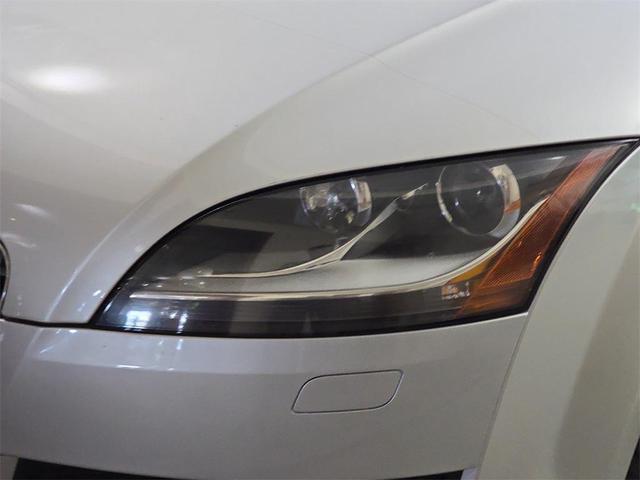 Photo of 2010 Ice Silver Metallic Audi TT