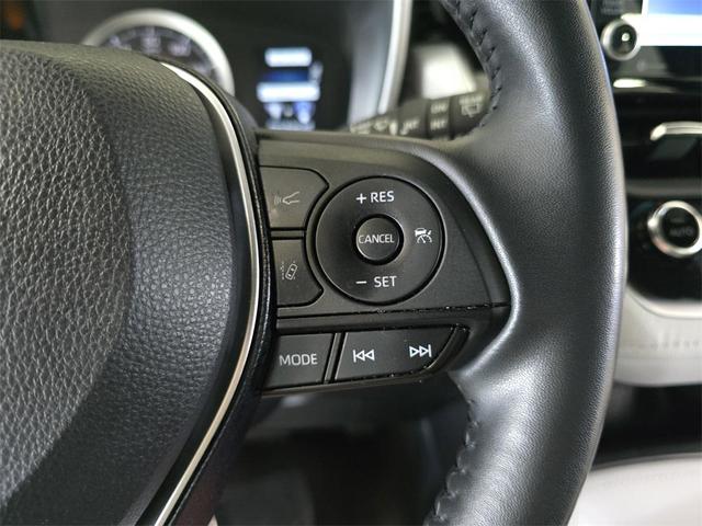 Photo of 2022 White Toyota Corolla