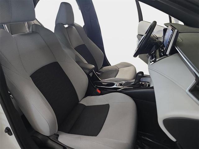 Photo of 2022 White Toyota Corolla