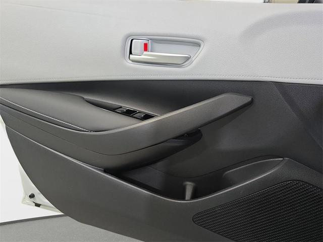 Photo of 2022 White Toyota Corolla