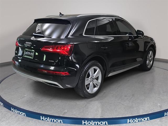 Photo of 2019 Black Audi Q5