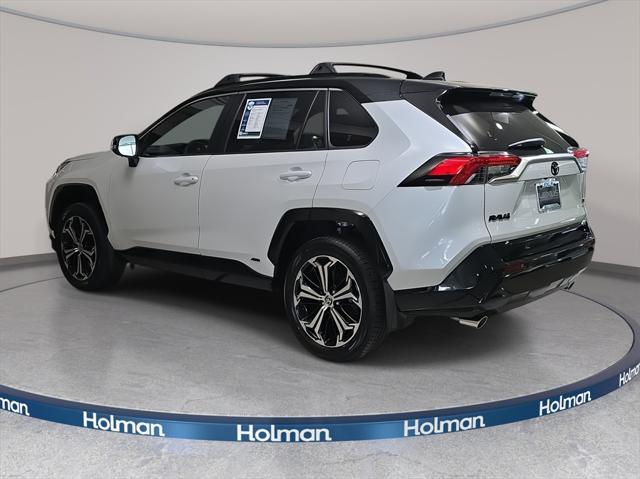 Photo of 2025 Wind Chill Pearl/Midnight Black Metallic Toyota RAV4 Hybrid