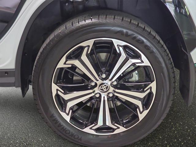 Photo of 2025 Wind Chill Pearl/Midnight Black Metallic Toyota RAV4 Hybrid