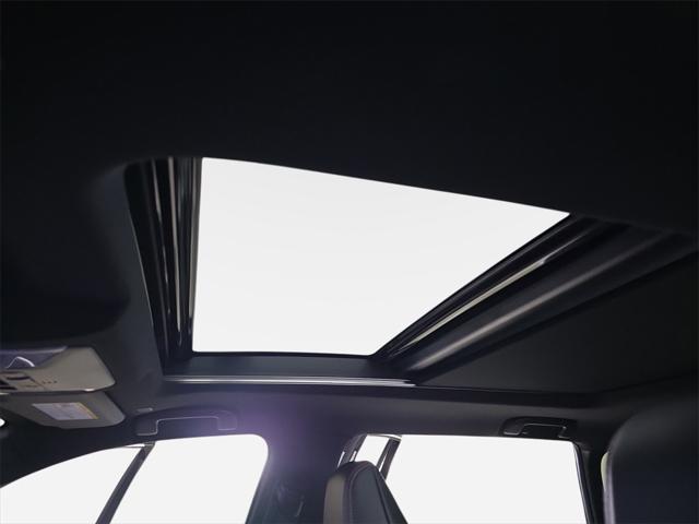 Photo of 2025 Wind Chill Pearl/Midnight Black Metallic Toyota RAV4 Hybrid