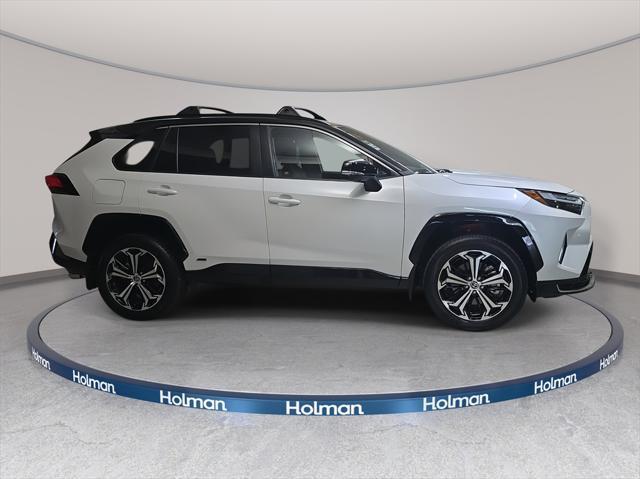 Photo of 2025 Wind Chill Pearl/Midnight Black Metallic Toyota RAV4 Hybrid