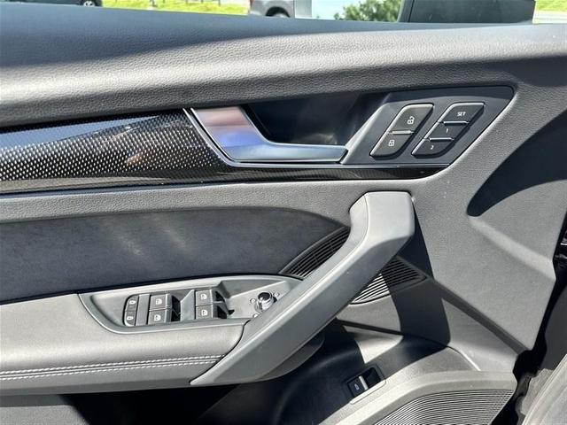 Photo of 2024 Mythos Black Metallic Audi SQ5