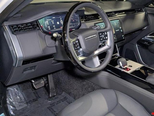 Photo of 2025 Fuji White Land Rover Range Rover