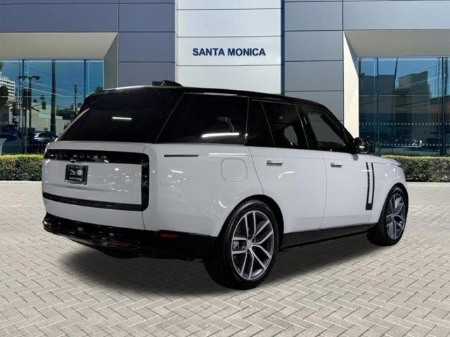 Photo of 2025 Fuji White Land Rover Range Rover