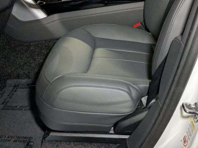 Photo of 2025 Fuji White Land Rover Range Rover