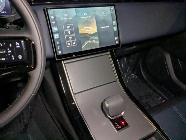 Photo of 2026 Fuji White Land Rover Range Rover Velar