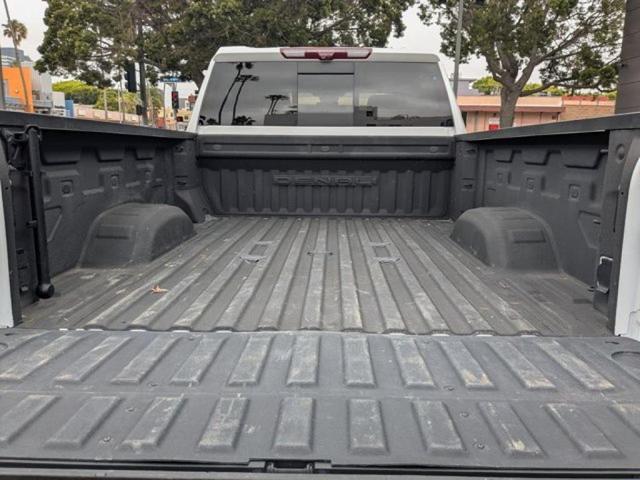 Photo of 2024 Summit White GMC Sierra 2500