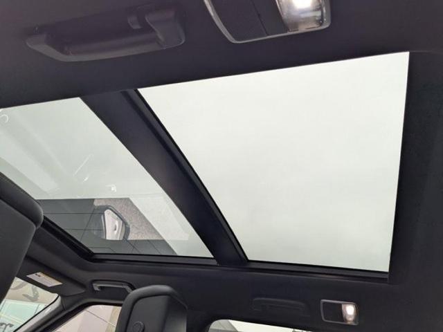 Photo of 2022 Fuji White Land Rover Range Rover Sport