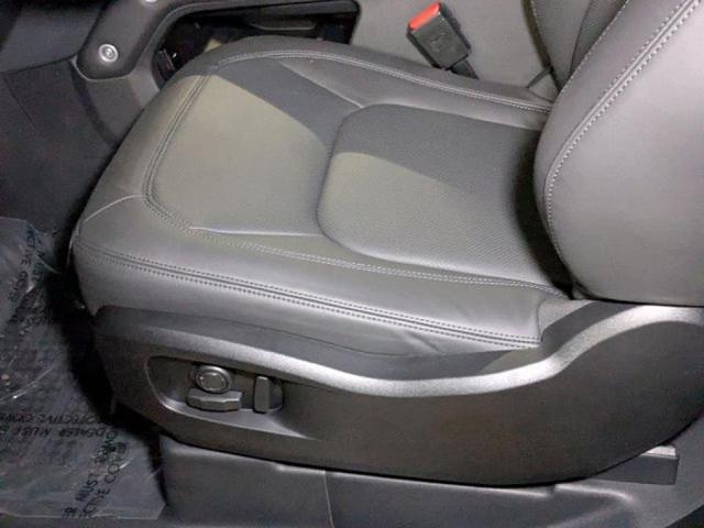 Photo of 2025 Santorini Black Land Rover Defender