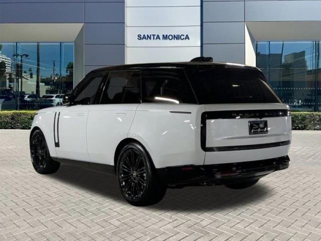 Photo of 2025 Ostuni Pearl White Land Rover Range Rover