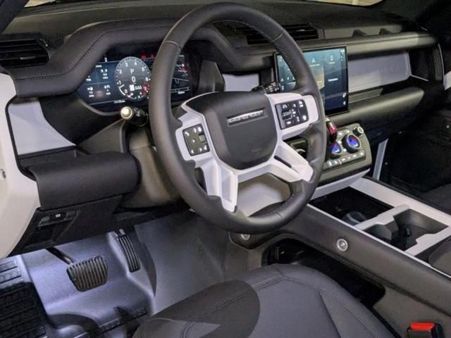 Photo of 2025 Fuji White Land Rover Defender