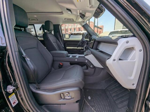 Photo of 2025 Santorini Black Land Rover Defender