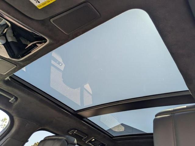 Photo of 2022 Santorini Black Land Rover Range Rover