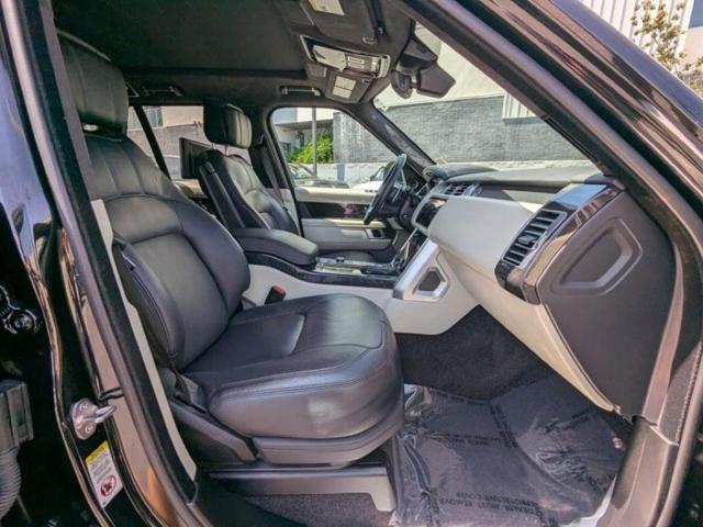 Photo of 2022 Santorini Black Land Rover Range Rover