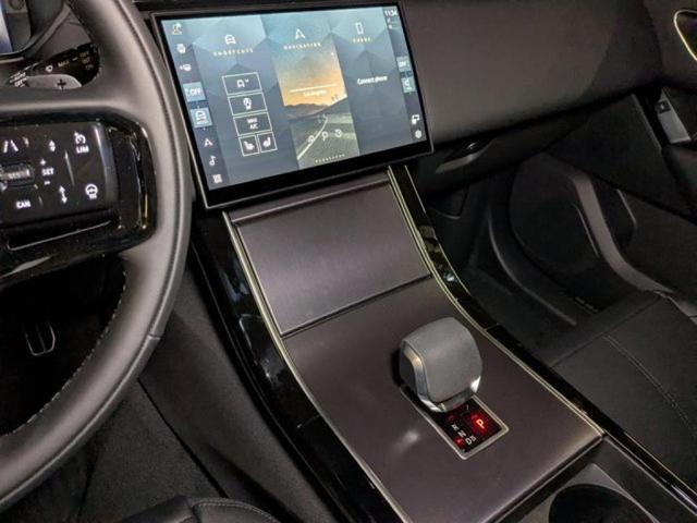 Photo of 2026 Fuji White Land Rover Range Rover Velar