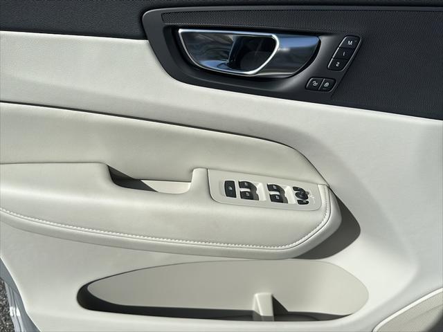 Photo of 2025 Gray Volvo XC60