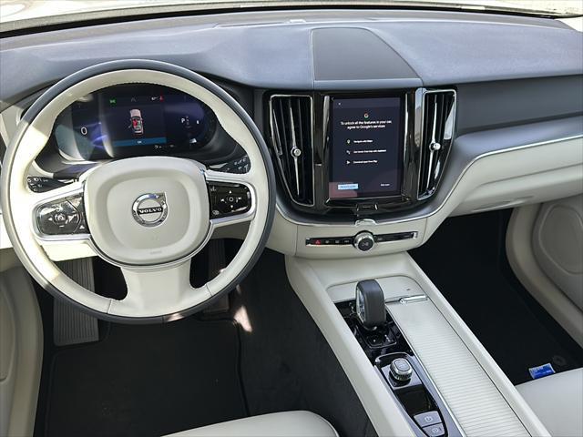 Photo of 2025 Gray Volvo XC60