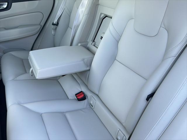 Photo of 2025 Gray Volvo XC60