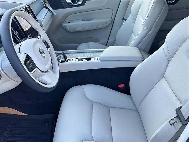Photo of 2025 Gray Volvo XC60