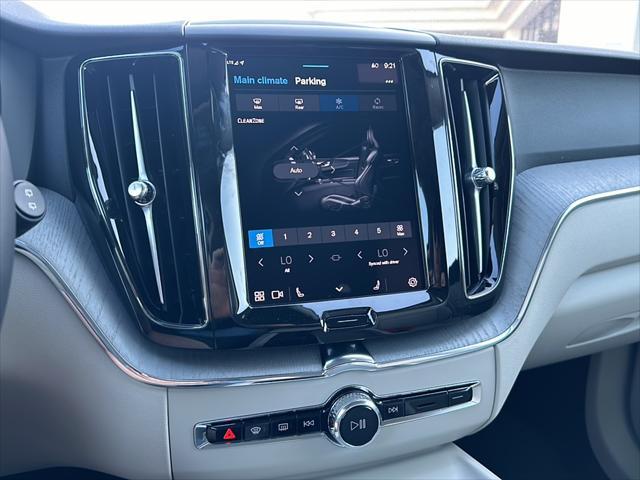 Photo of 2025 Gray Volvo XC60