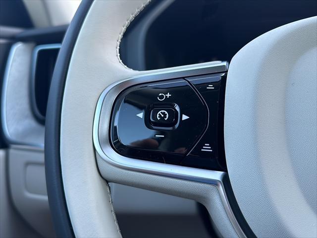 Photo of 2025 Gray Volvo XC60